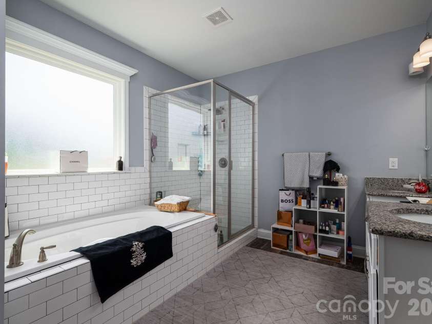 955 Robinson Road, Gastonia, NC 28056.  MLS# CAR4407272, YatesRealty ID 42590. 