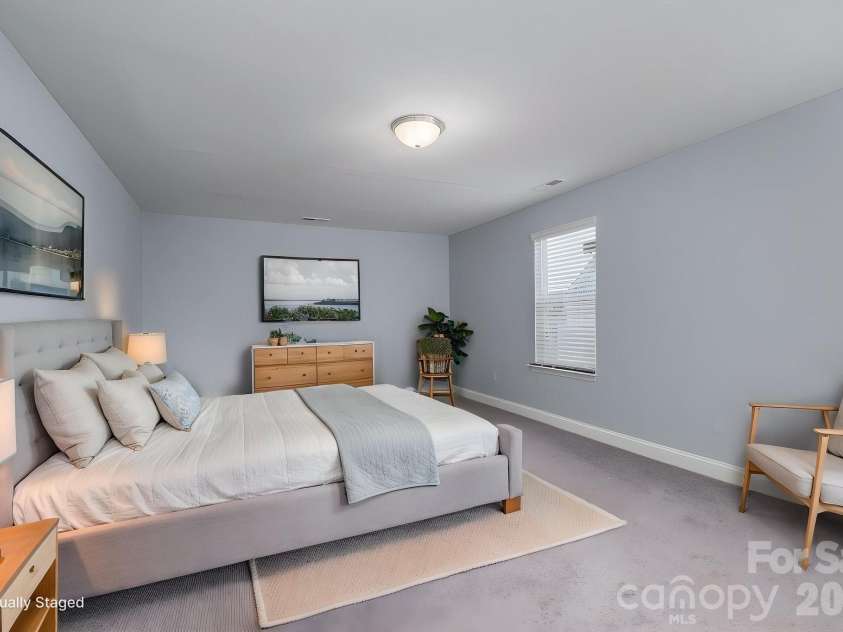 955 Robinson Road, Gastonia, NC 28056.  MLS# CAR4407272, YatesRealty ID 42590. 