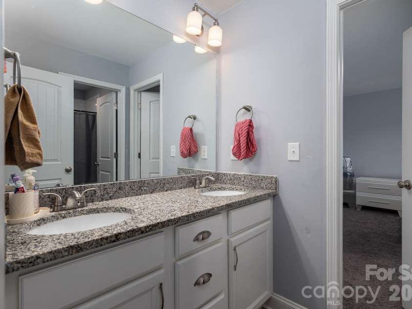 955 Robinson Road, Gastonia, NC 28056.  MLS# CAR4407272, YatesRealty ID 42590. 