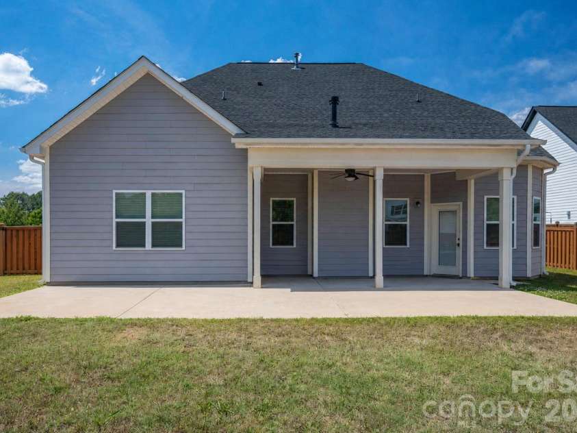 955 Robinson Road, Gastonia, NC 28056.  MLS# CAR4407272, YatesRealty ID 42590. 