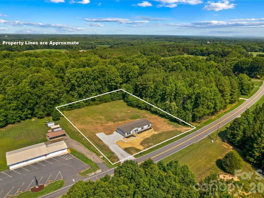 1080 Memorial Highway, Harmony, NC 28634.  MLS# CAR4404711, YatesRealty ID 42593. 