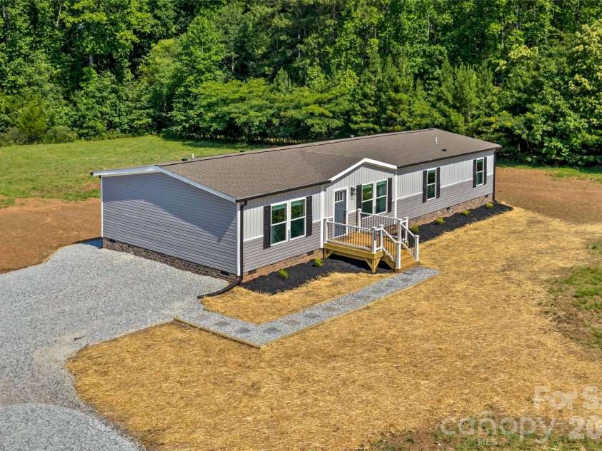 1080 Memorial Highway, Harmony, NC 28634.  MLS# CAR4404711, YatesRealty ID 42593. 