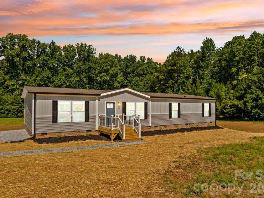 1080 Memorial Highway, Harmony, NC 28634.  MLS# CAR4404711, YatesRealty ID 42593. 