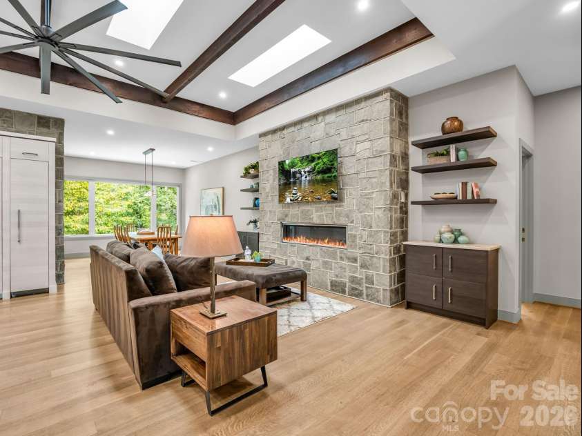 55 Pheasant Branch Court, Hendersonville, NC 28739.  MLS# CAR4406624, YatesRealty ID 42595. 