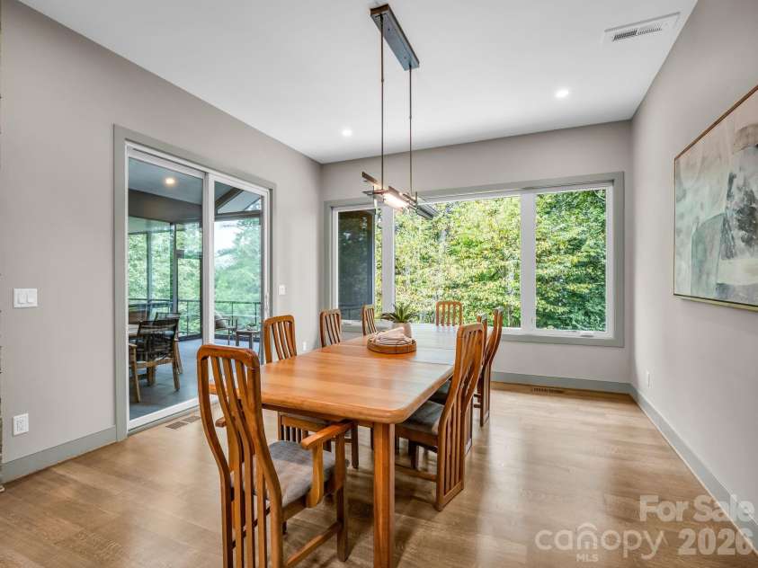 55 Pheasant Branch Court, Hendersonville, NC 28739.  MLS# CAR4406624, YatesRealty ID 42595. Dining area.