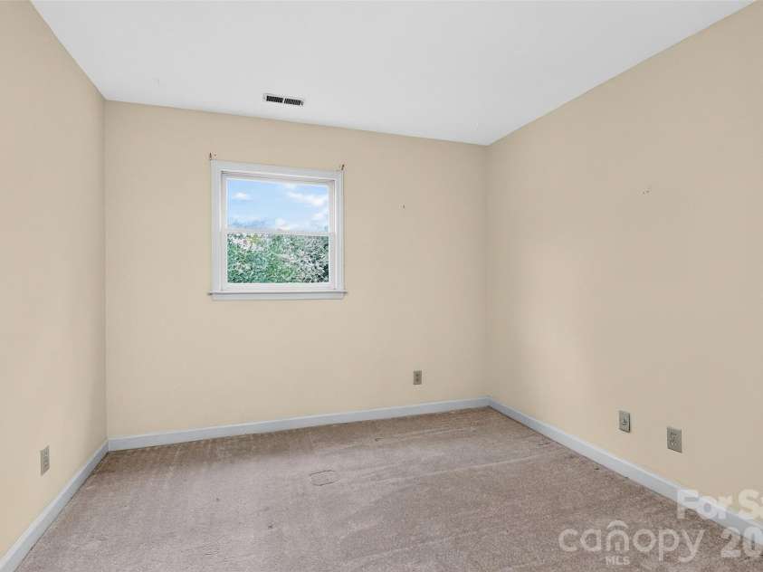 10316 Johns Towne Drive, Charlotte, NC 28210.  MLS# CAR4378149, YatesRealty ID 42598. 3rd bedroom