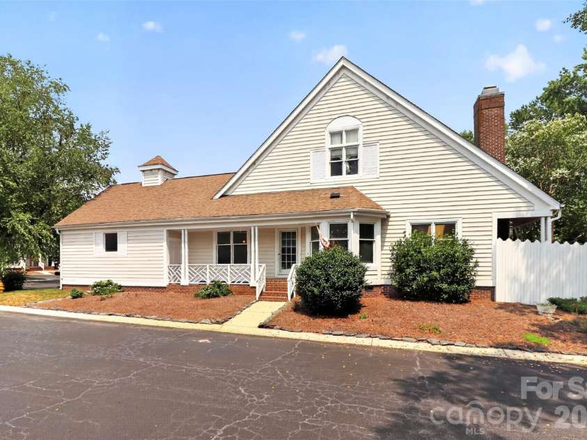 10316 Johns Towne Drive, Charlotte, NC 28210.  MLS# CAR4378149, YatesRealty ID 42598. Front view
