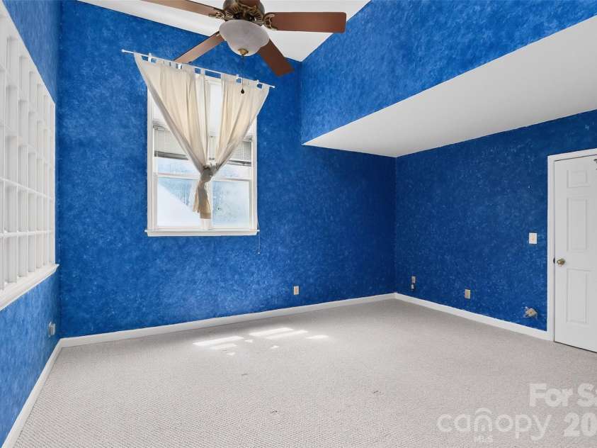 10316 Johns Towne Drive, Charlotte, NC 28210.  MLS# CAR4378149, YatesRealty ID 42598. Large 2nd bedroom