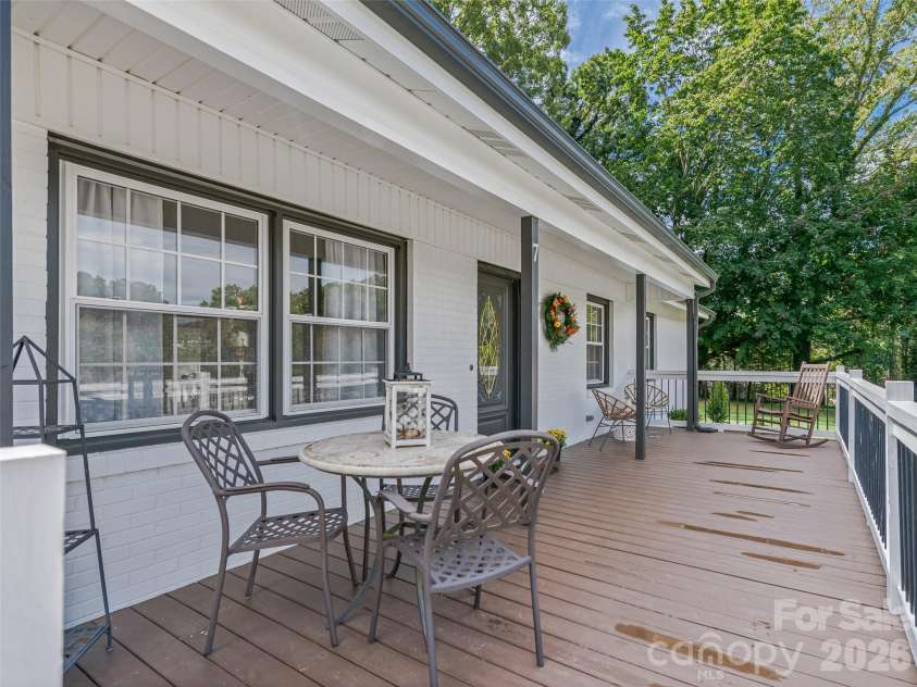 7 Southwicke Drive, Arden, NC 28704.  MLS# CAR4410786, YatesRealty ID 42599. 