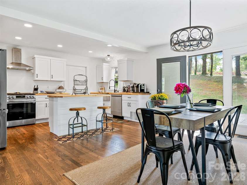 7 Southwicke Drive, Arden, NC 28704.  MLS# CAR4410786, YatesRealty ID 42599. 