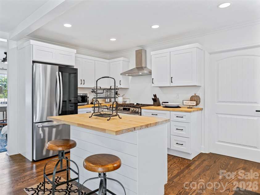 7 Southwicke Drive, Arden, NC 28704.  MLS# CAR4410786, YatesRealty ID 42599. 