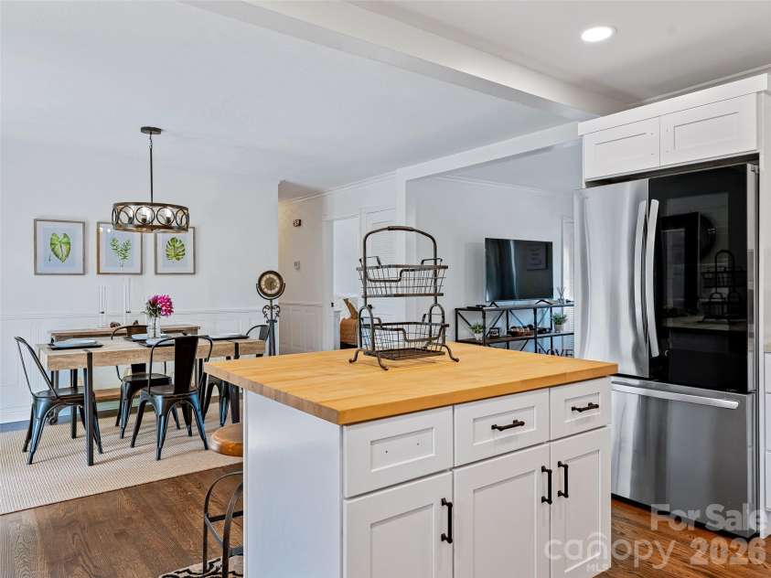 7 Southwicke Drive, Arden, NC 28704.  MLS# CAR4410786, YatesRealty ID 42599. 