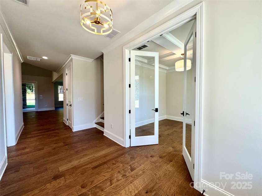 125 Crestview Lane, Troutman, NC 28166.  MLS# CAR4281585, YatesRealty ID 426. 