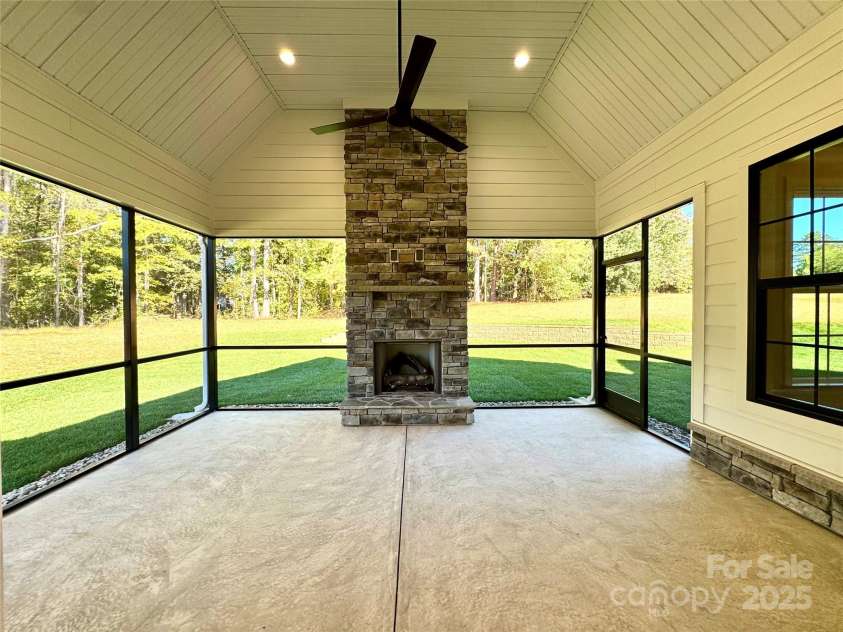 125 Crestview Lane, Troutman, NC 28166.  MLS# CAR4281585, YatesRealty ID 426. 