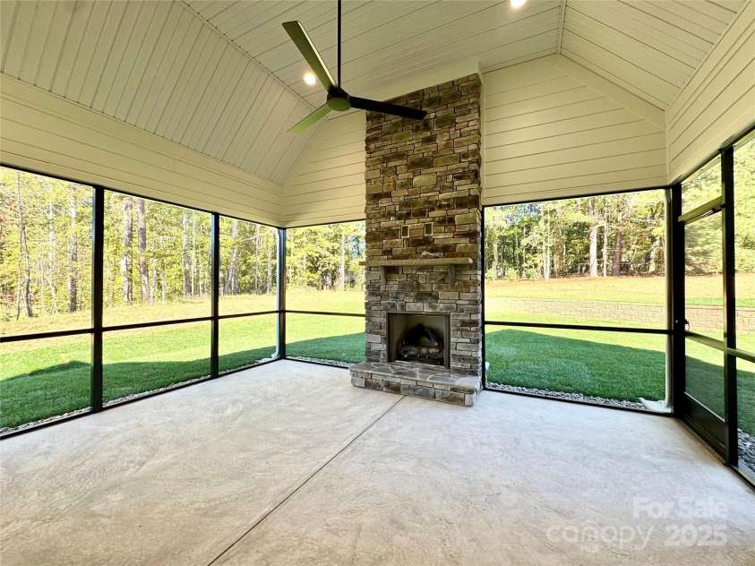 125 Crestview Lane, Troutman, NC 28166.  MLS# CAR4281585, YatesRealty ID 426. 