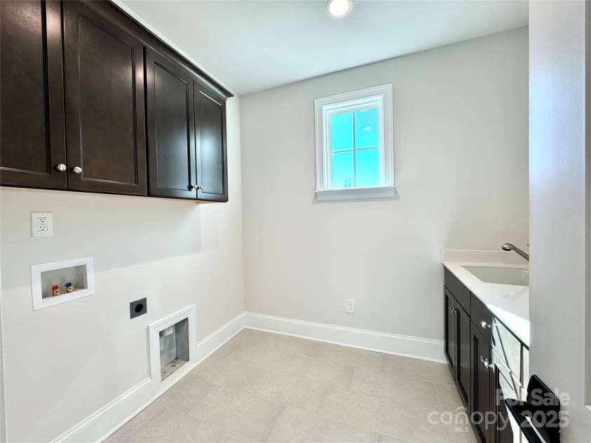 125 Crestview Lane, Troutman, NC 28166.  MLS# CAR4281585, YatesRealty ID 426. 