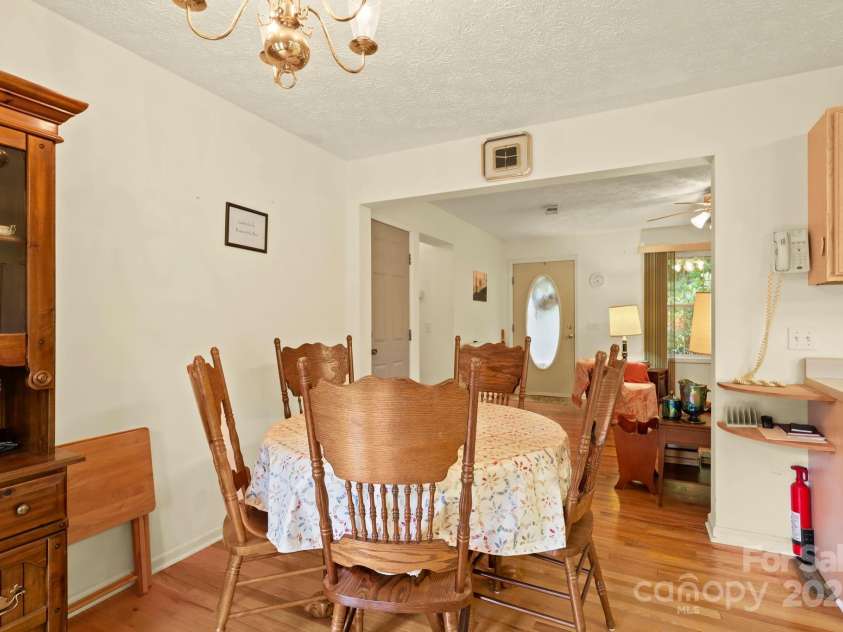 31 Barlow Road, Elk Park, NC 28622.  MLS# CAR4312999, YatesRealty ID 426. 