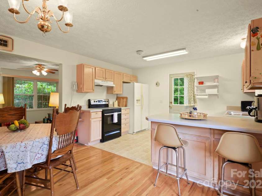 31 Barlow Road, Elk Park, NC 28622.  MLS# CAR4312999, YatesRealty ID 426. 