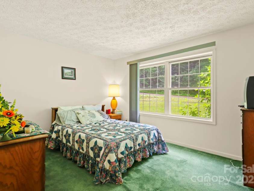 31 Barlow Road, Elk Park, NC 28622.  MLS# CAR4312999, YatesRealty ID 426. 