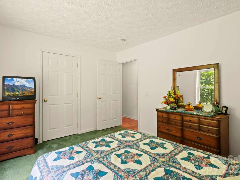 31 Barlow Road, Elk Park, NC 28622.  MLS# CAR4312999, YatesRealty ID 426. 