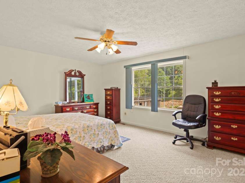 31 Barlow Road, Elk Park, NC 28622.  MLS# CAR4312999, YatesRealty ID 426. 