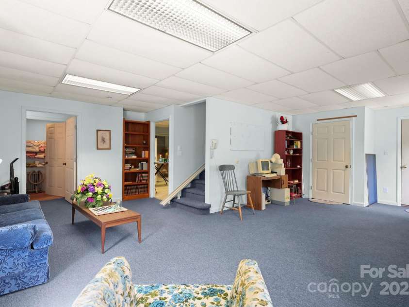 31 Barlow Road, Elk Park, NC 28622.  MLS# CAR4312999, YatesRealty ID 426. 