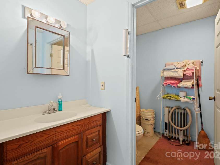 31 Barlow Road, Elk Park, NC 28622.  MLS# CAR4312999, YatesRealty ID 426. 