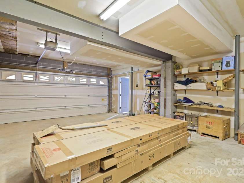 31 Barlow Road, Elk Park, NC 28622.  MLS# CAR4312999, YatesRealty ID 426. 