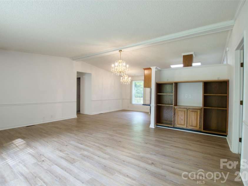 150 Orindawood Road, McConnells, SC 29726.  MLS# CAR4333336, YatesRealty ID 4260. Family Room