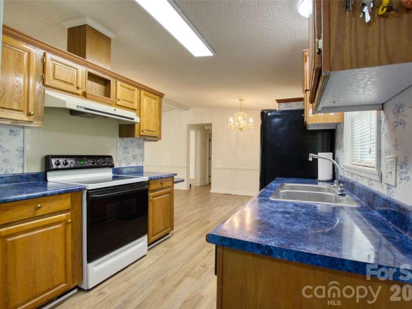 150 Orindawood Road, McConnells, SC 29726.  MLS# CAR4333336, YatesRealty ID 4260. Kitchen