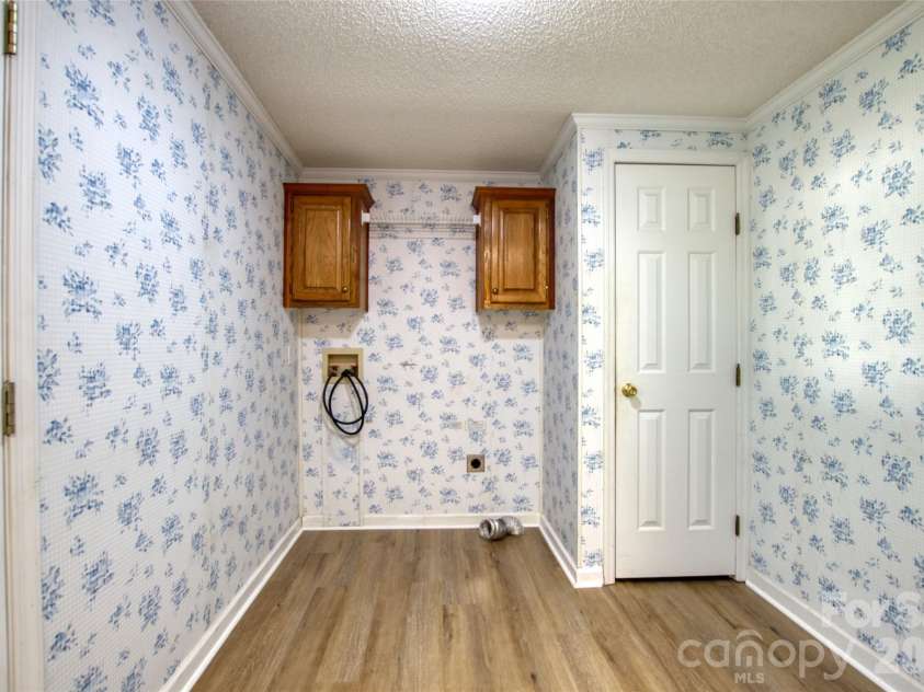 150 Orindawood Road, McConnells, SC 29726.  MLS# CAR4333336, YatesRealty ID 4260. Laundry