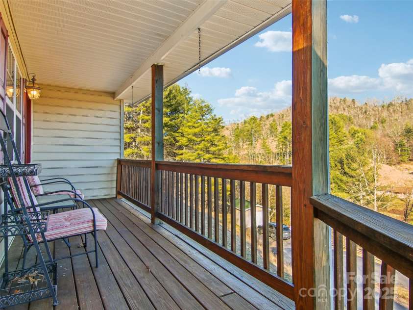543 Hardscrabble Road, Burnsville, NC 28714.  MLS# CAR4215935, YatesRealty ID 4260. 