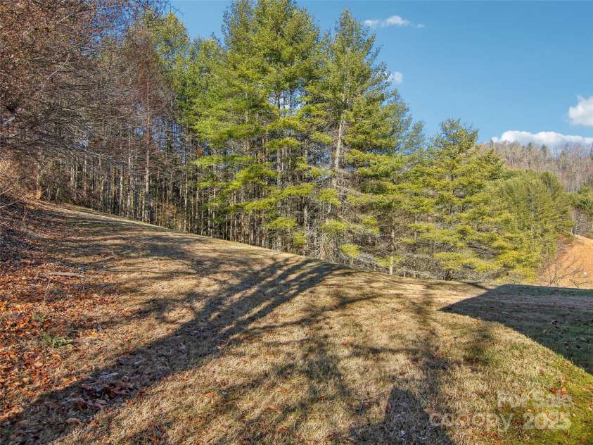 543 Hardscrabble Road, Burnsville, NC 28714.  MLS# CAR4215935, YatesRealty ID 4260. 