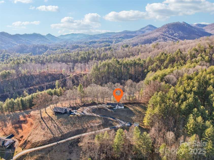 543 Hardscrabble Road, Burnsville, NC 28714.  MLS# CAR4215935, YatesRealty ID 4260. 