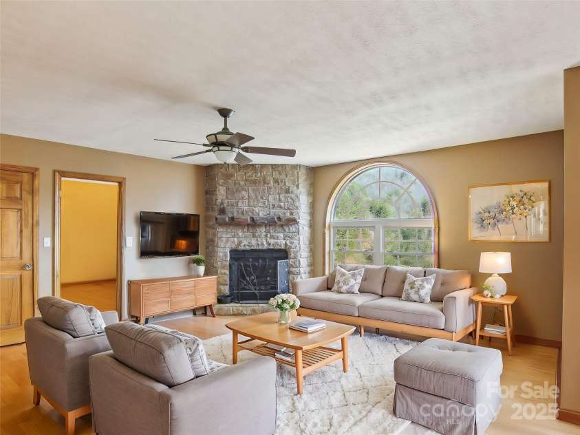 543 Hardscrabble Road, Burnsville, NC 28714.  MLS# CAR4215935, YatesRealty ID 4260. Staged Living Area