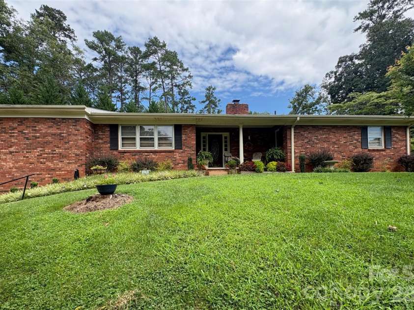 11 Thornberry Drive, Alexander, NC 28701.  MLS# CAR4412577, YatesRealty ID 42601. 