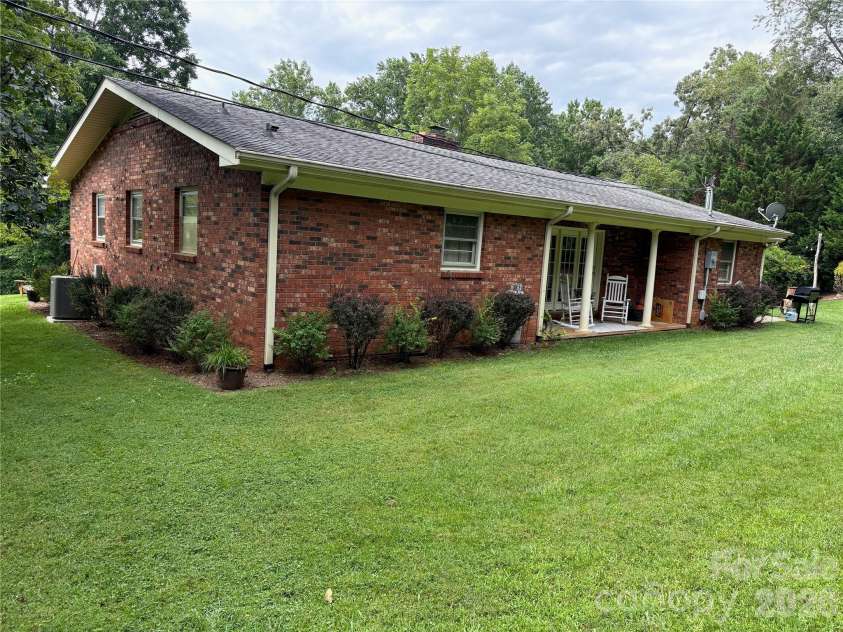 11 Thornberry Drive, Alexander, NC 28701.  MLS# CAR4412577, YatesRealty ID 42601. 