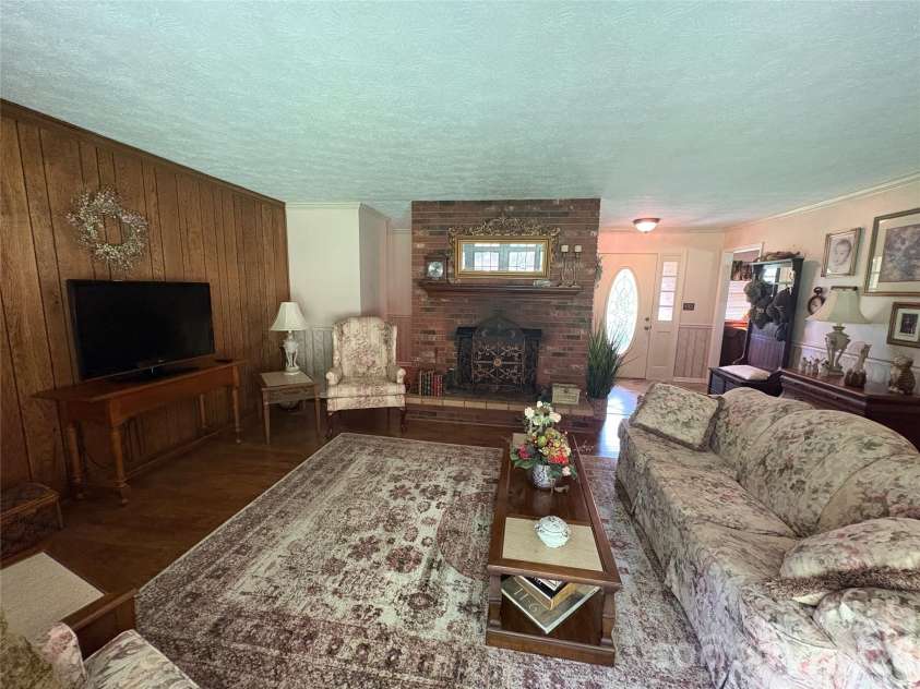 11 Thornberry Drive, Alexander, NC 28701.  MLS# CAR4412577, YatesRealty ID 42601. 