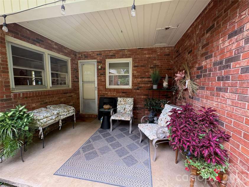 11 Thornberry Drive, Alexander, NC 28701.  MLS# CAR4412577, YatesRealty ID 42601. 