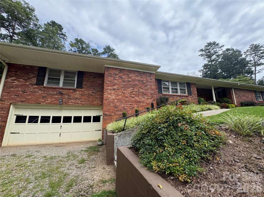 11 Thornberry Drive, Alexander, NC 28701.  MLS# CAR4412577, YatesRealty ID 42601. 