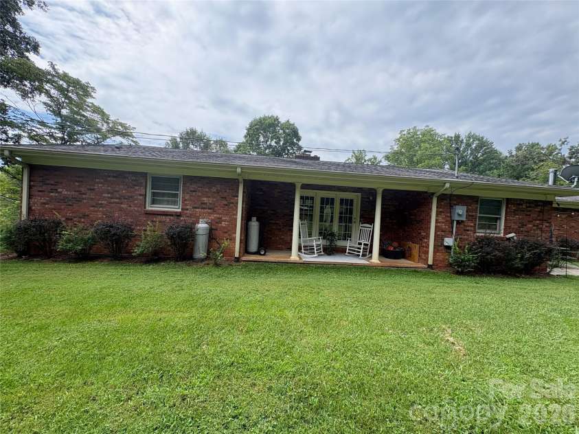 11 Thornberry Drive, Alexander, NC 28701.  MLS# CAR4412577, YatesRealty ID 42601. 