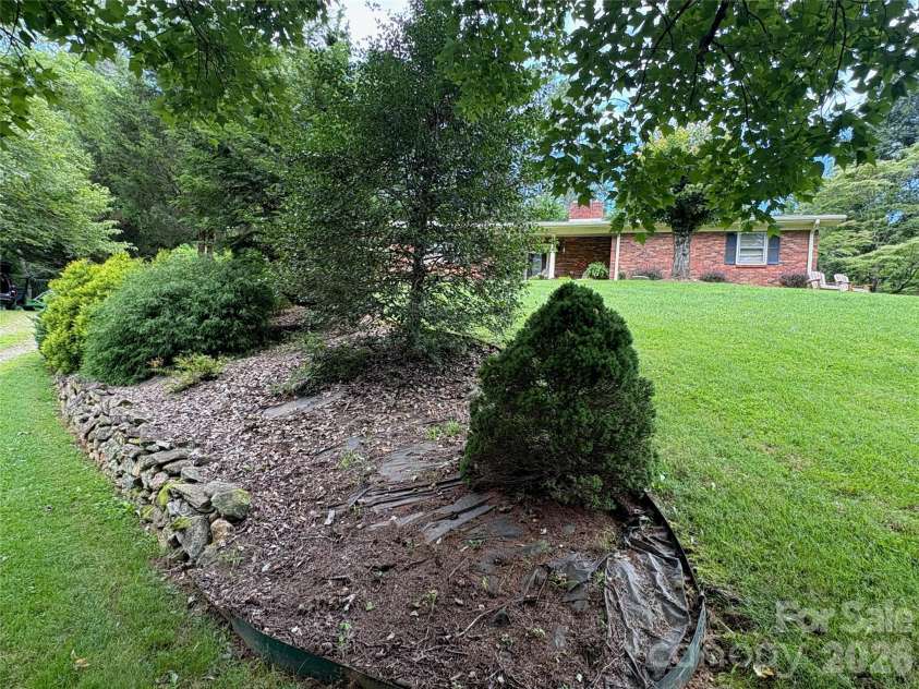 11 Thornberry Drive, Alexander, NC 28701.  MLS# CAR4412577, YatesRealty ID 42601. 