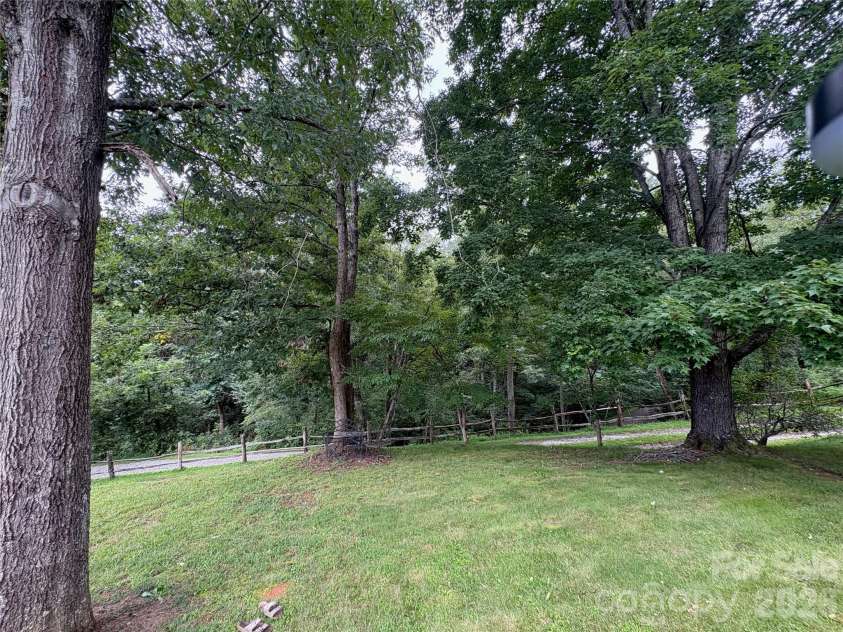 11 Thornberry Drive, Alexander, NC 28701.  MLS# CAR4412577, YatesRealty ID 42601. 
