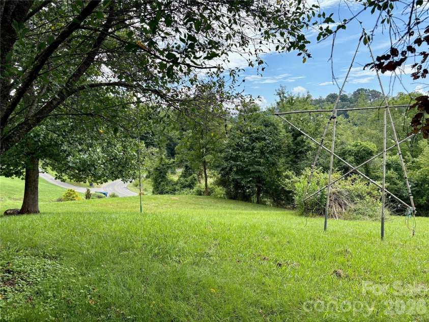 11 Thornberry Drive, Alexander, NC 28701.  MLS# CAR4412577, YatesRealty ID 42601. 