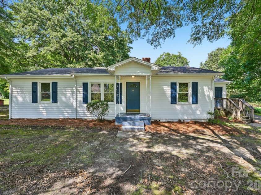 1001 Allison Drive, Shelby, NC 28150.  MLS# CAR4412560, YatesRealty ID 42602. 