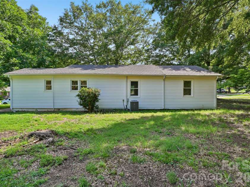 1001 Allison Drive, Shelby, NC 28150.  MLS# CAR4412560, YatesRealty ID 42602. 