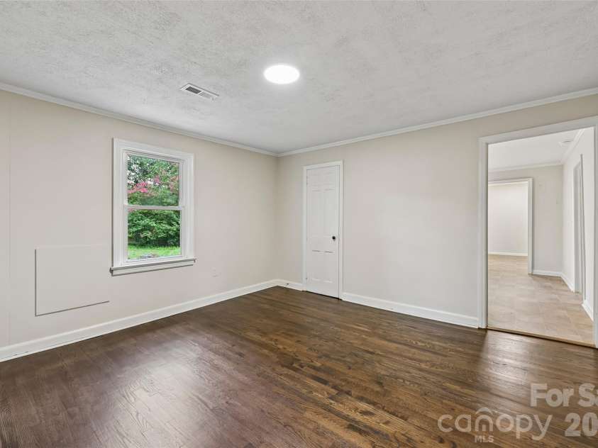 1001 Allison Drive, Shelby, NC 28150.  MLS# CAR4412560, YatesRealty ID 42602. 