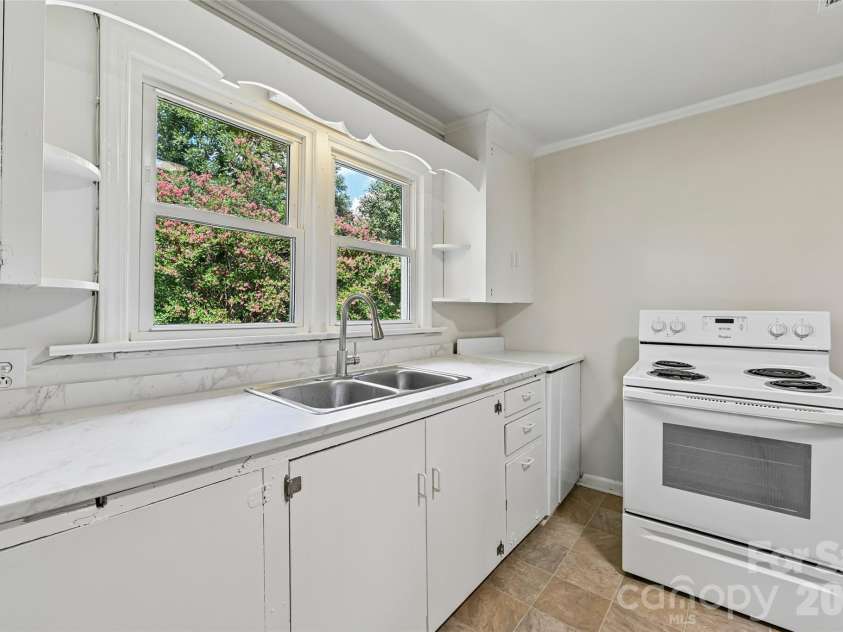 1001 Allison Drive, Shelby, NC 28150.  MLS# CAR4412560, YatesRealty ID 42602. 
