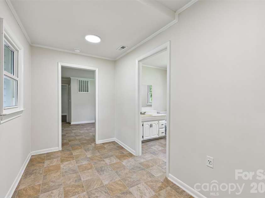1001 Allison Drive, Shelby, NC 28150.  MLS# CAR4412560, YatesRealty ID 42602. 