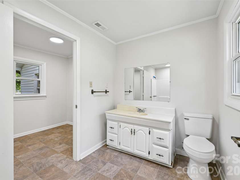 1001 Allison Drive, Shelby, NC 28150.  MLS# CAR4412560, YatesRealty ID 42602. 